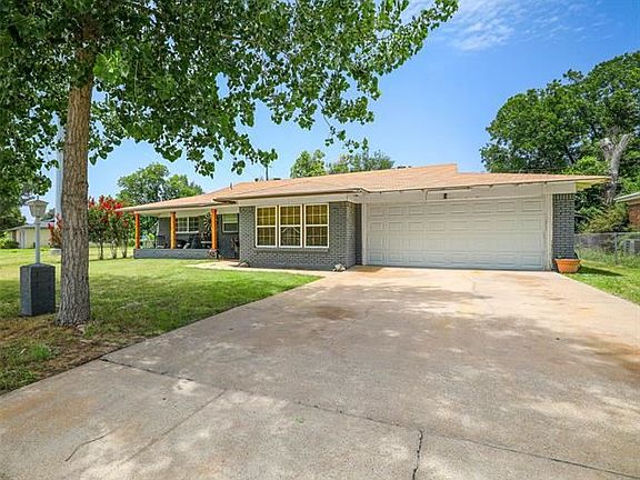 4th image of 2101 Robinwood Dr