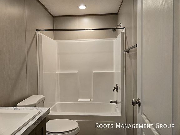3rd image of 226 Robin Dr #226