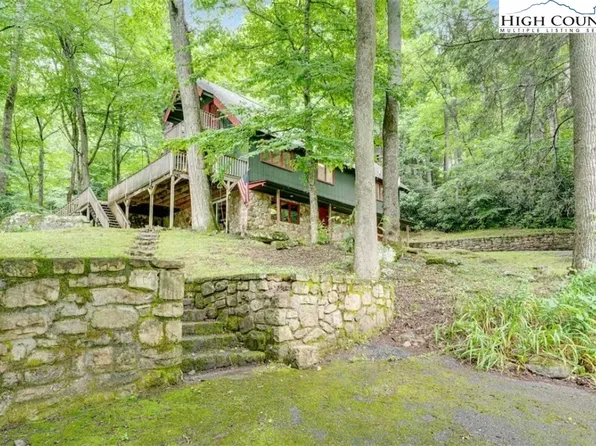 122 W Tweetsie Lane, Banner Elk, NC 28604