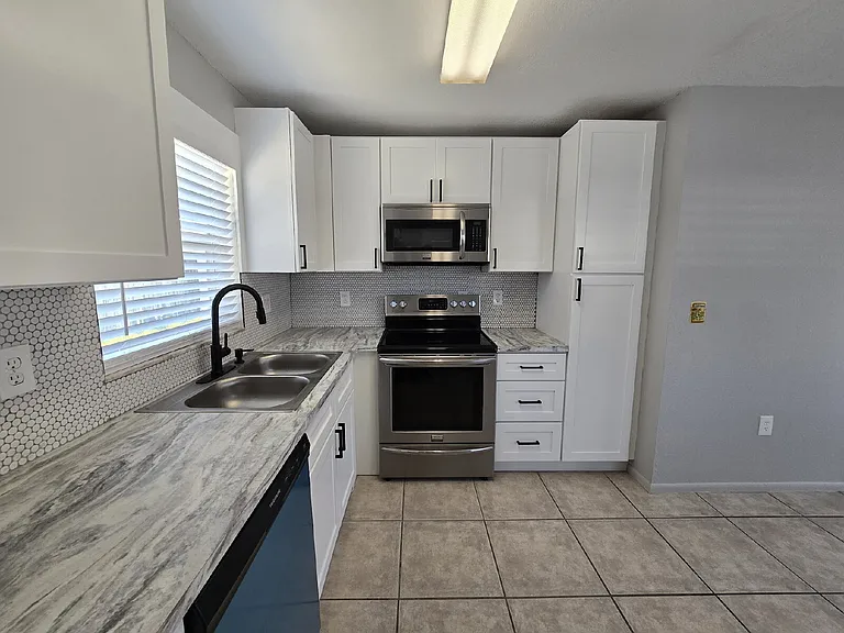 5424 Amy Ln — Photo 8