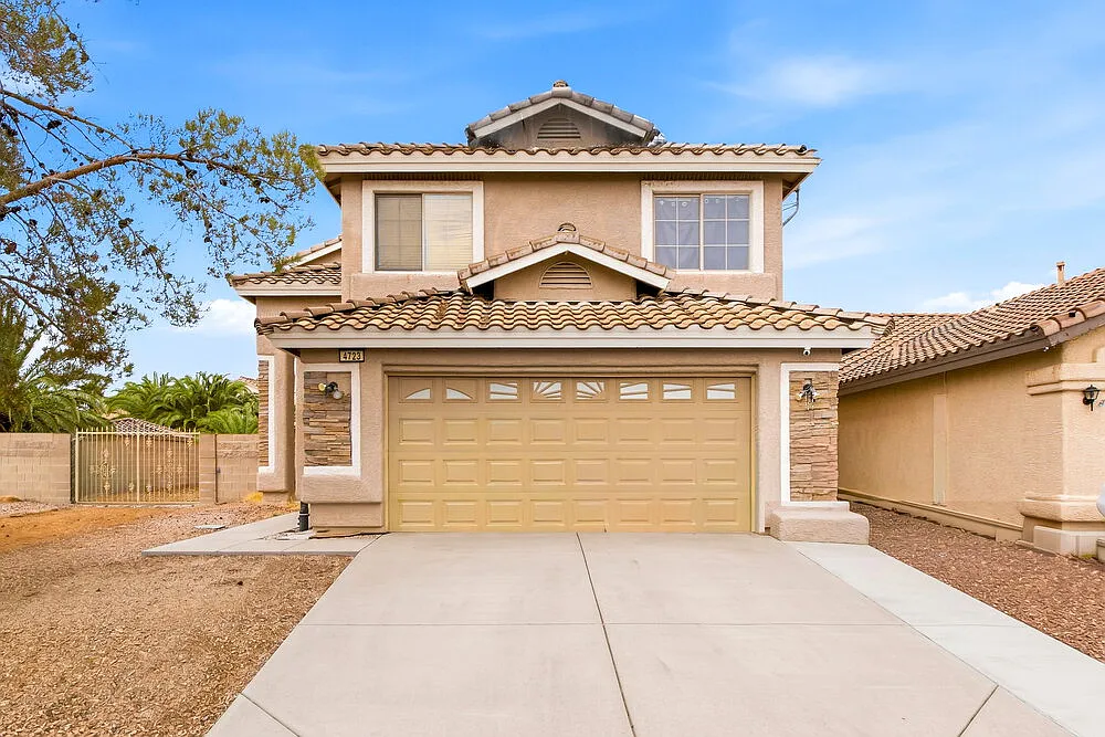 4 bed, 2.5 bath, 1965 sqft, $2,195 — Photo 1