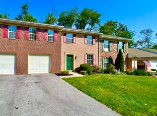 1114 Apple Valley Dr, Red Lion, PA 17356