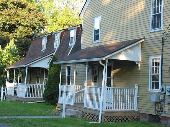 Side view - the apartment is off the left shared porch