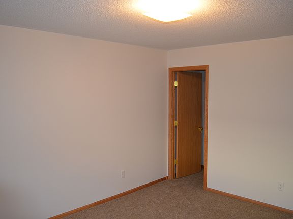 Bed with Walk-in Closet