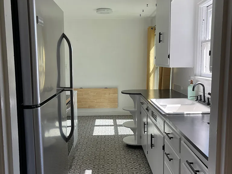 1025 22nd St NE — Photo 9