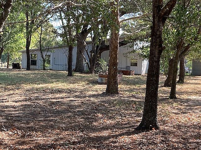 Farm/ranch house w/land