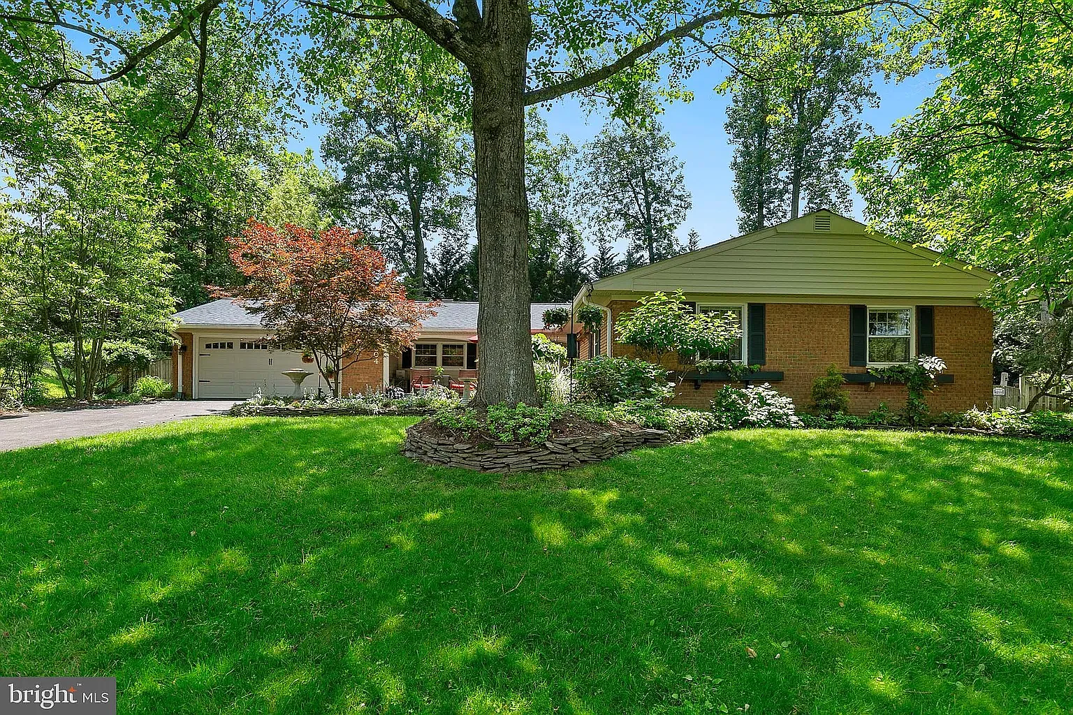 4 bed, 930 sqft, $750 — Photo 1