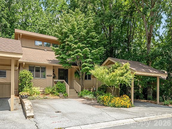 2nd image of 601 Red Oak Dr