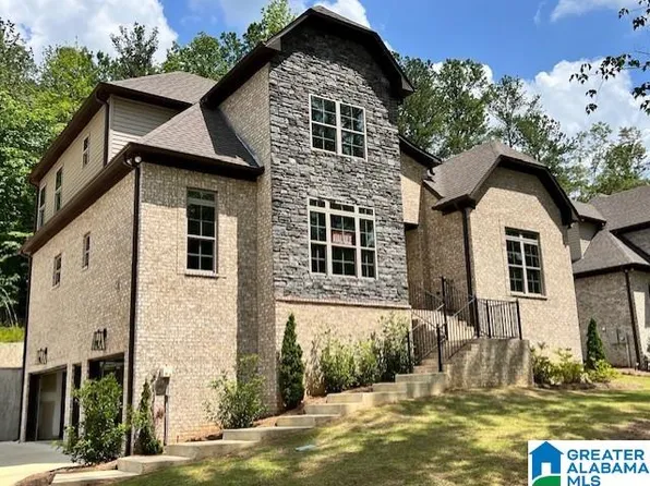 2049 Grey Oaks Ter, Pelham, AL 35124