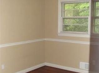 5204 Northview Dr, Hickory, NC 28601