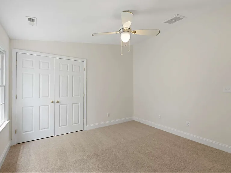 4403 19th St N — Photo 32