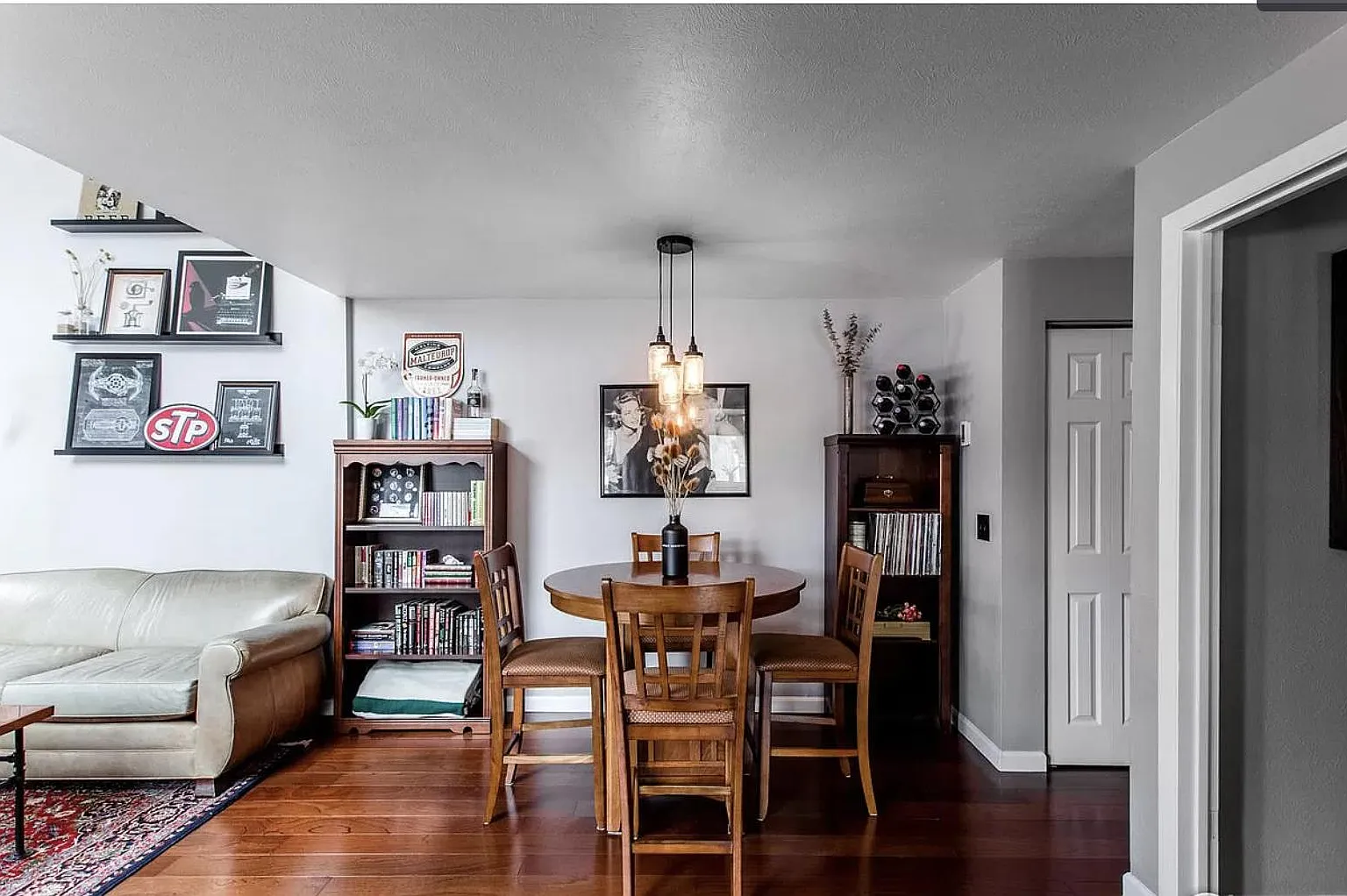 2 bed, 832 sqft, $2,700 — Photo 1