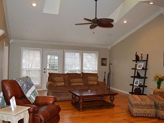 4th image of 2160 E Lensfield Pl