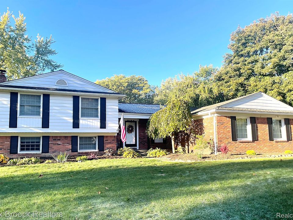1st image of 756 Fox River Dr