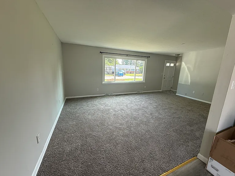 7621 Miami Rd — Photo 4