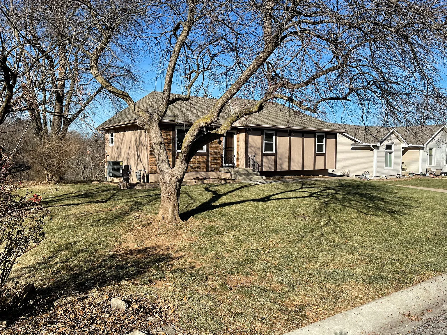 3 bed, 1108 sqft, $1,850 — Photo 2