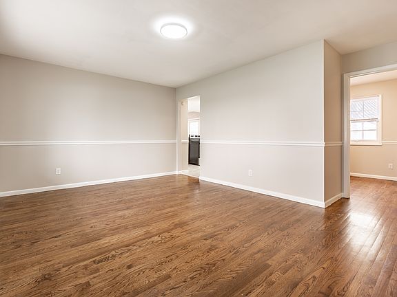 4th image of 2928 Cicero Rd