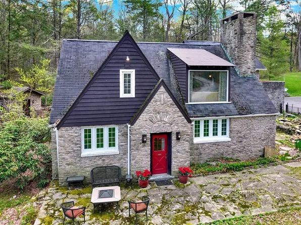 120 Furnace Run Rd, Laughlintown, PA 15655