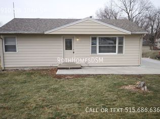 7910 SW 10th St, Des Moines, IA 50315