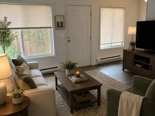 2424 NE Hoyt St APT 1, Portland, OR 97232