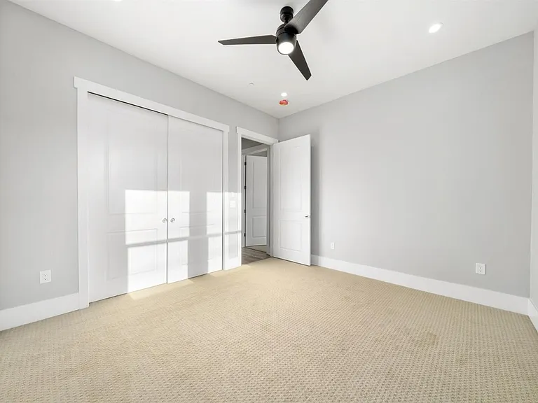 1130 Jonas Ave — Photo 36