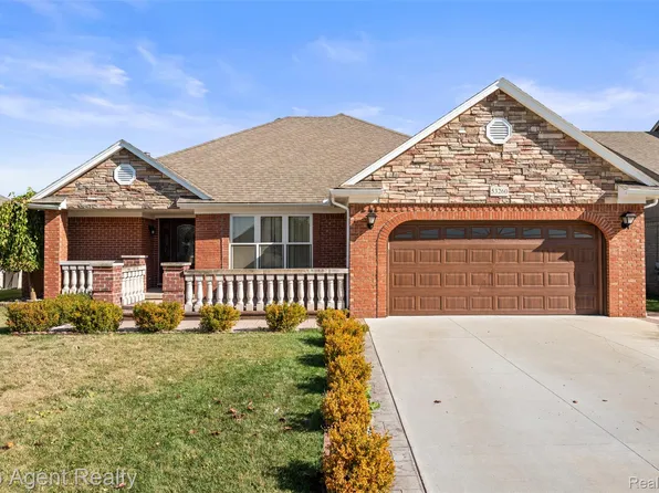 53260 Villa Rosa Dr, Macomb, MI 48042