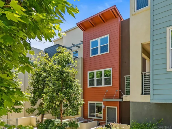 316 Antoni Gln Unit 906, Escondido, CA 92025