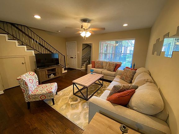 2nd image of 4809A Bradford Dr