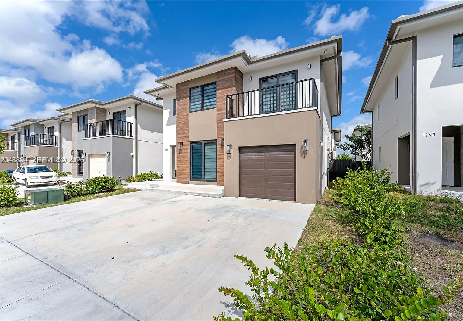 5 bed, 4.5 bath, 1902 sqft, $4,200 — Photo 3
