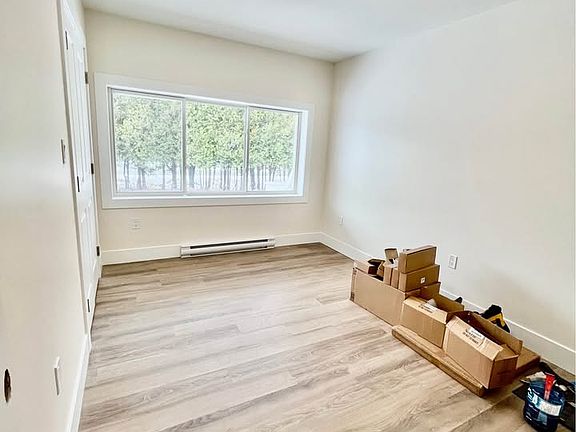 5th image of 161 Nevers Rd #4