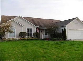 22381 Country Meadows Ln, Strongsville, OH 44136