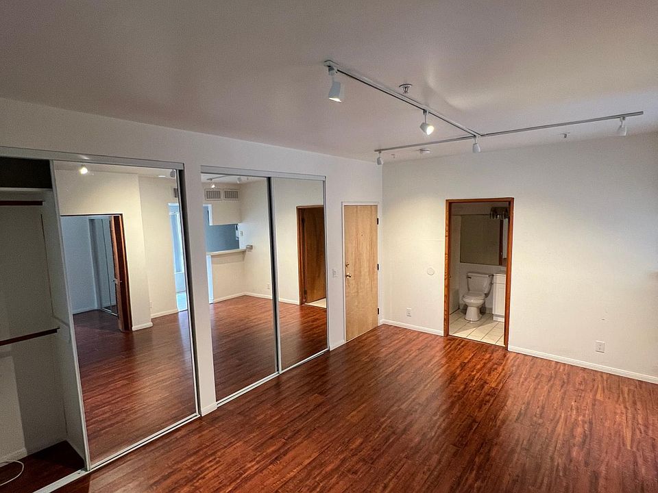 2nd image of 820 S Mansfield Ave #201