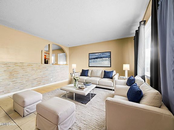 4th image of 5656 Kensington Cir