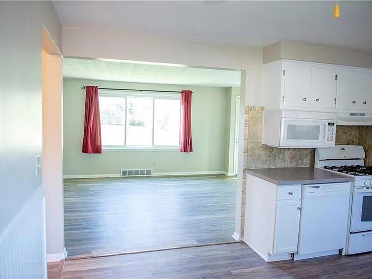 7229 Glendale Ave — Photo 10