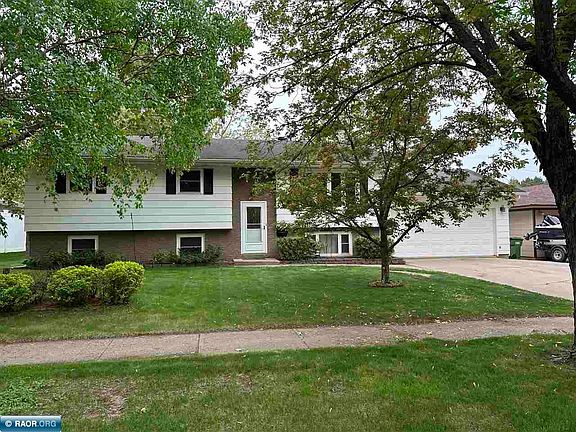 2nd image of 324 Highland Dr