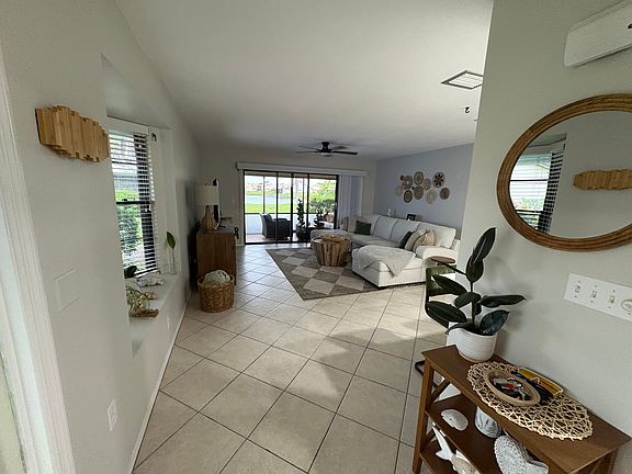 3rd image of 600 Carriage House Ln APT 101