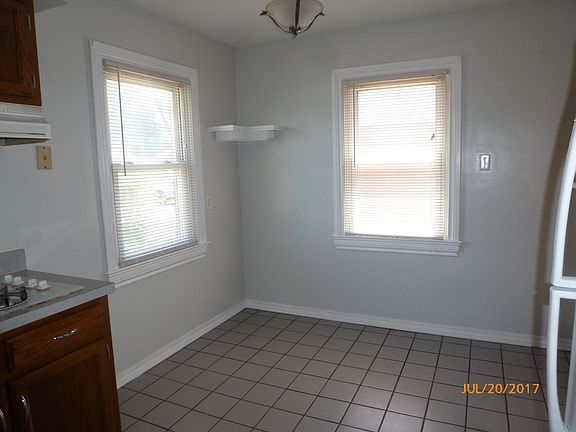 4th image of 27158 Leroy St