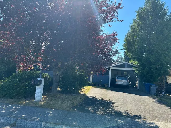 827 143rd Ave SE, Bellevue, WA 98007