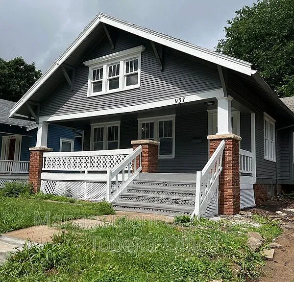937 SW Jewell Ave — Photo 1
