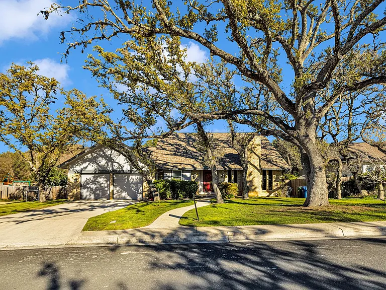 11506 Whisper Cir — Photo 1