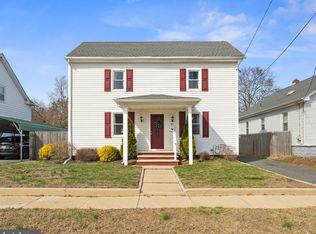 27 W Broad St, Gibbstown, NJ 08027