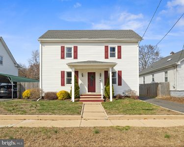 27 W Broad St, Gibbstown, NJ, 08027