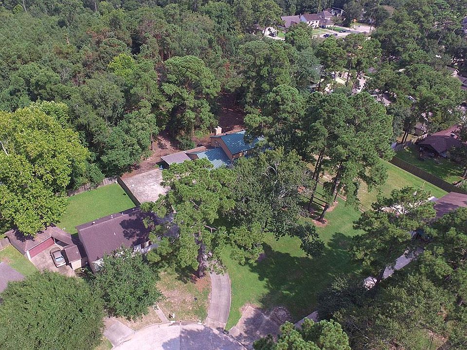 2nd image of 7621 N Hollow Cir
