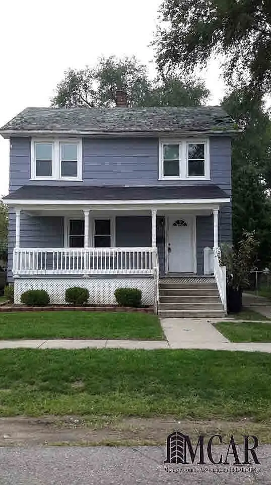 826 Harrison St photo 1