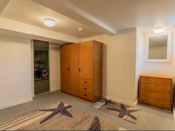 422 154th Pl, Calumet City, IL 60409