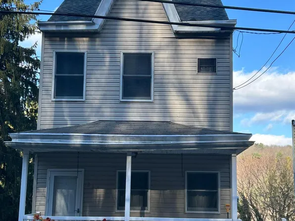 217 W Savory St, Pottsville, PA 17901
