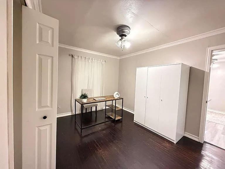 6833 Bellaire Blvd — Photo 8