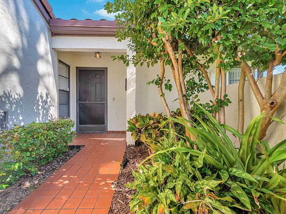 3rd image of 10582 Beach Palm Ct APT B