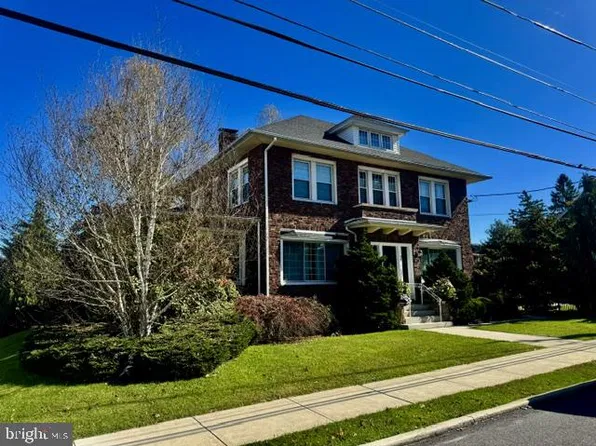 77 N Center St, Frackville, PA 17931