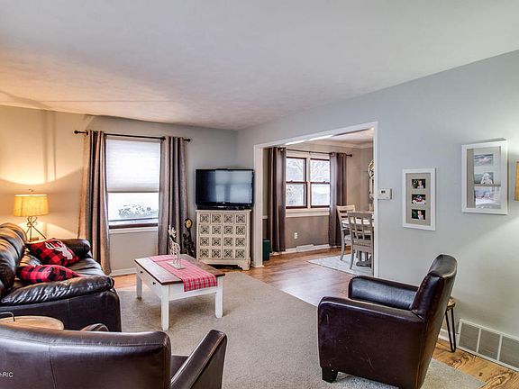 4th image of 116 Elsinore Ln